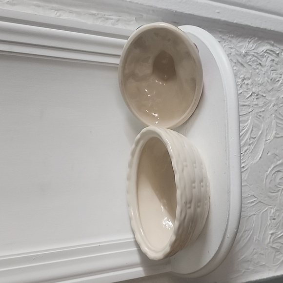 Vintage Oval White Woven Basket Pattern Ceramic Dish Bowl w/ Fruit on Top of Lid - Picture 3 of 4